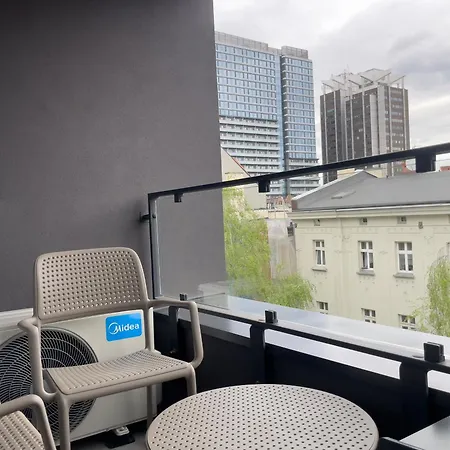 아파트 Urban Opolska 10 No 29 -rooftop Garden - Balcony - Air Condition - Free Garage - Luxury *