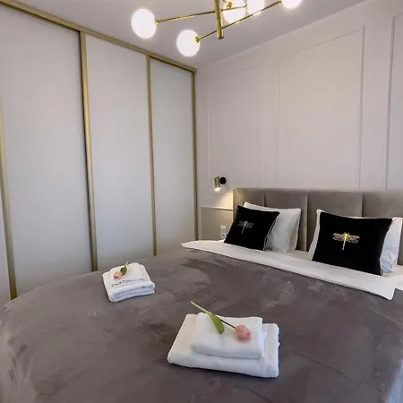 Urban Opolska 10 No 29 -rooftop Garden - Balcony - Air Condition - Free Garage - Luxury 카토비체