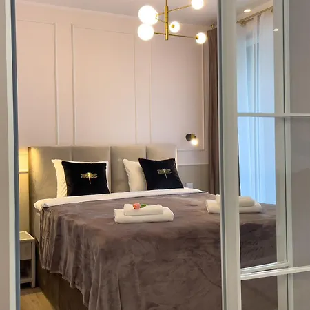 Urban Opolska 10 No 29 -rooftop Garden - Balcony - Air Condition - Free Garage - Luxury 아파트 카토비체