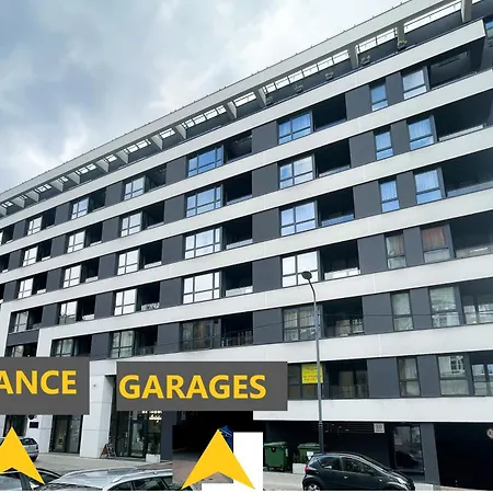 Urban Opolska 10 No 29 -rooftop Garden - Balcony - Air Condition - Free Garage - Luxury