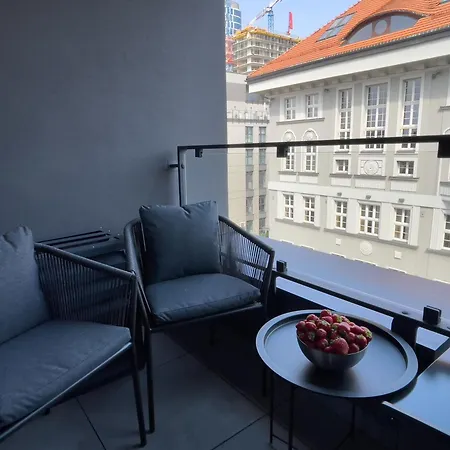Urban Opolska 10 No 29 -rooftop Garden - Balcony - Air Condition - Free Garage - Luxury *